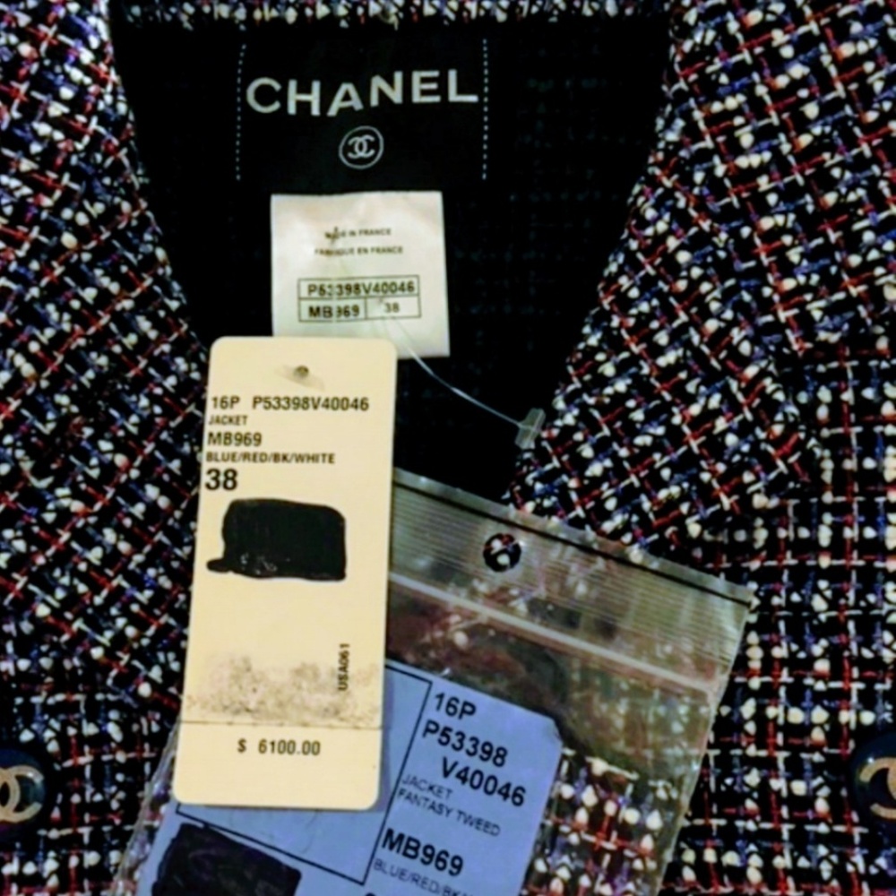 CHANEL FANTASY TWEED JACKET - Picture 5 of 8